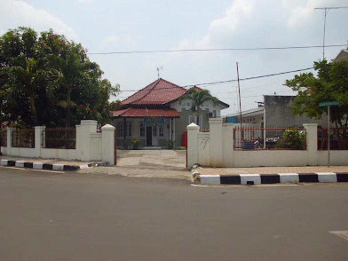 Oyo 90865 Hotel Kusuma Purwakarta 카라왕 외부 사진
