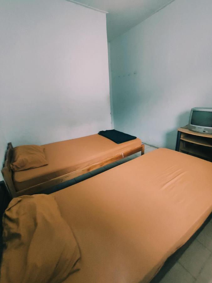 Oyo 90865 Hotel Kusuma Purwakarta 카라왕 외부 사진