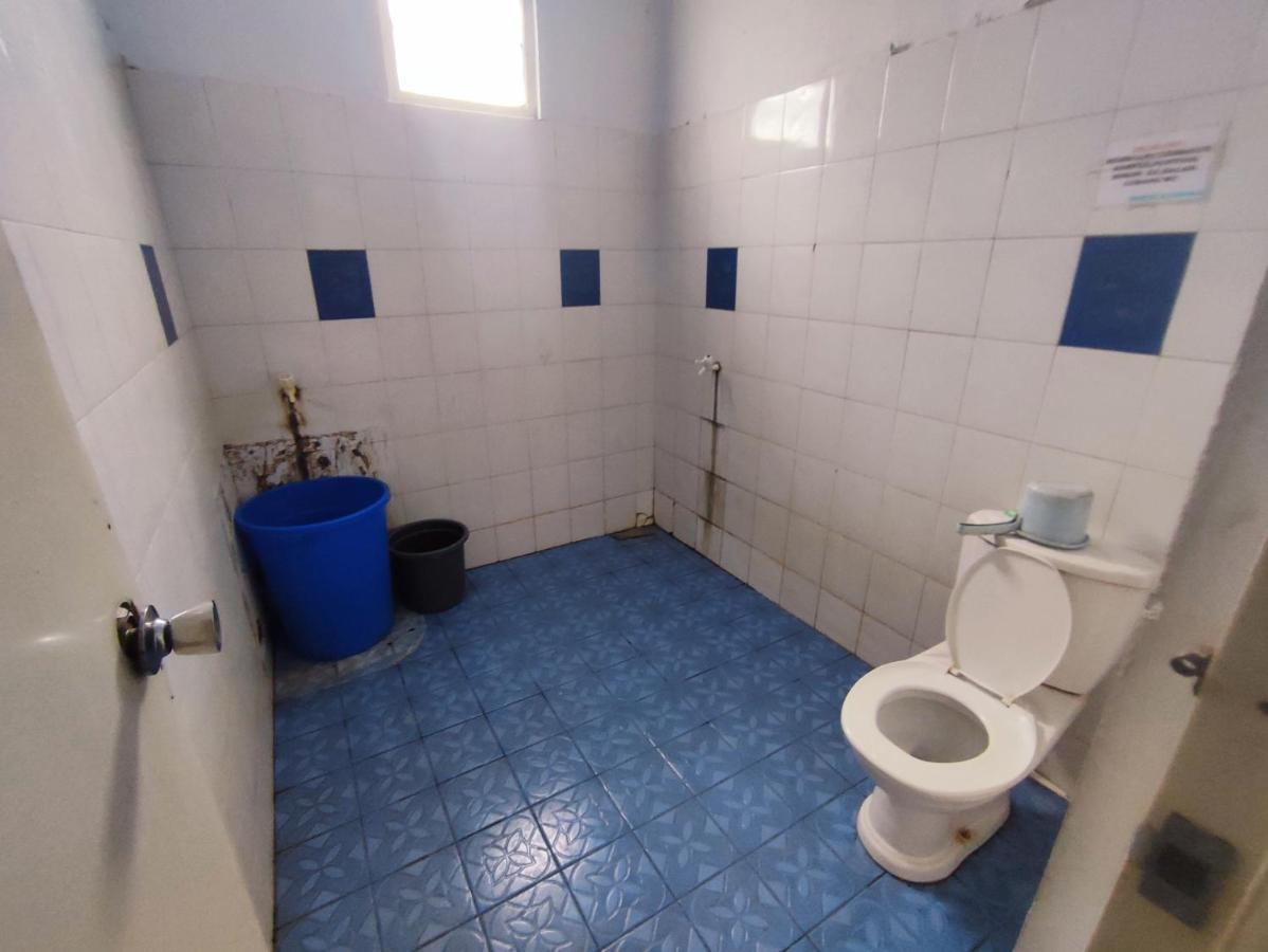 Oyo 90865 Hotel Kusuma Purwakarta 카라왕 외부 사진