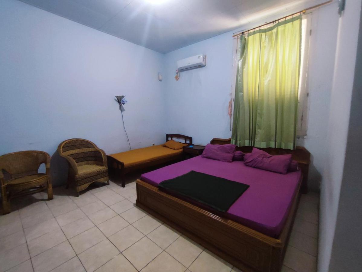 Oyo 90865 Hotel Kusuma Purwakarta 카라왕 외부 사진